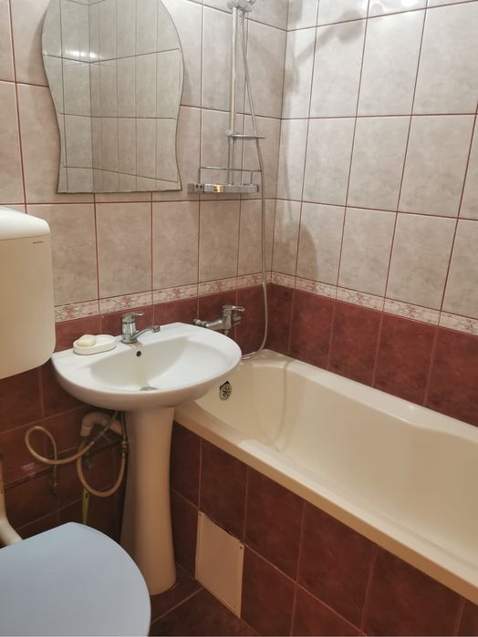 Inchiriez apartament