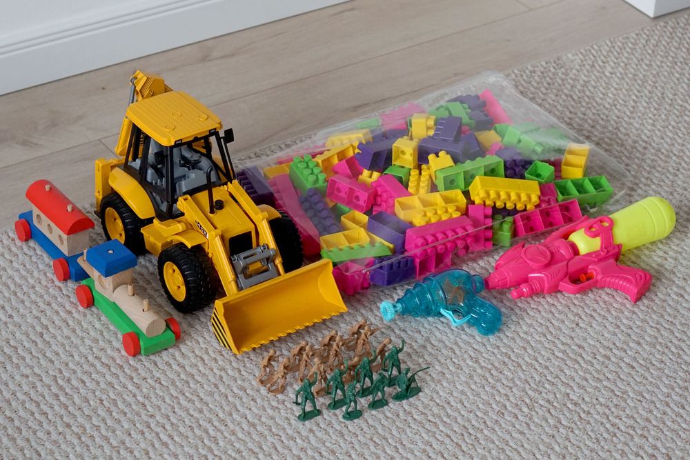 Lot jucarii tip lego escavator tren soldati