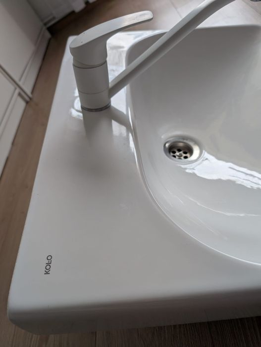 Lavoar alb baie suspendat KOLO din ceramicaa