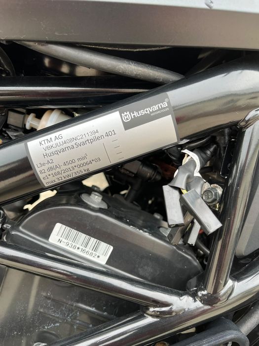 Husqvarna svartpilen 2022