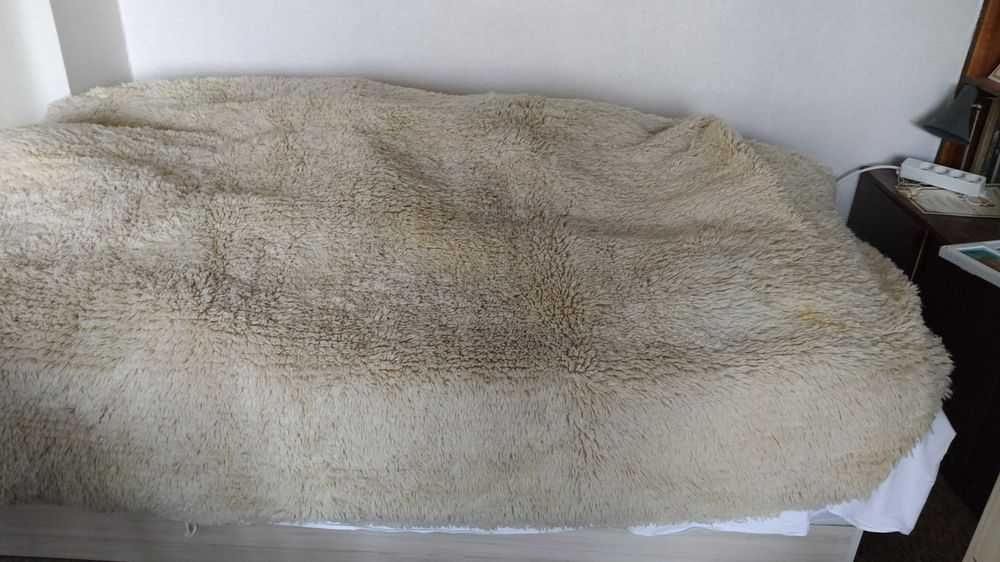 НОВ Губер за голяма спалня, размер 3.00/2.20 м., 100% вълна.