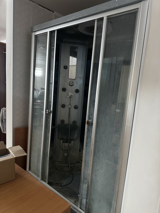 Продам душевую кабинв