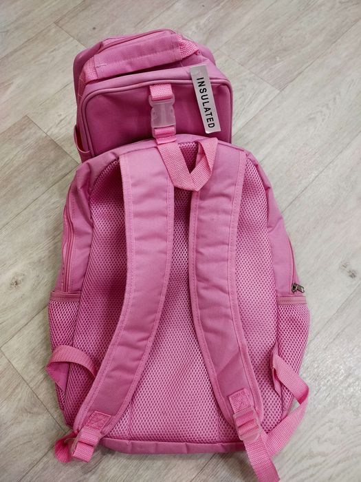 Продам рюкзак для девочки