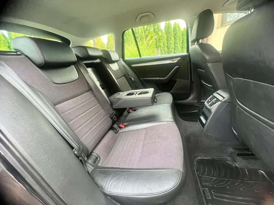 Skoda Octavia Elegance 1.6 TDI*Piele *Dublu clima*Senzori*Tempomat*