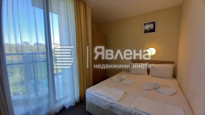 Продава се Двустаен апартамент в Приморско - 65 кв.м за 1628 €/кв.м - Снимка #3