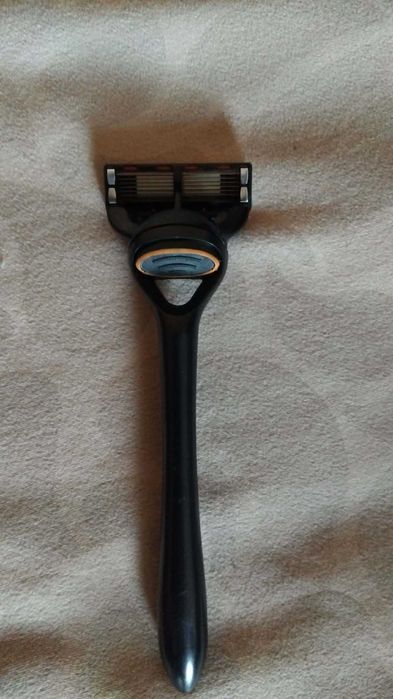 Продавам дръжка за ножче Жилет Фюжън