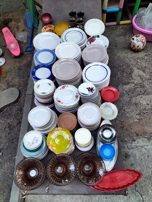 Продам тарелки разные