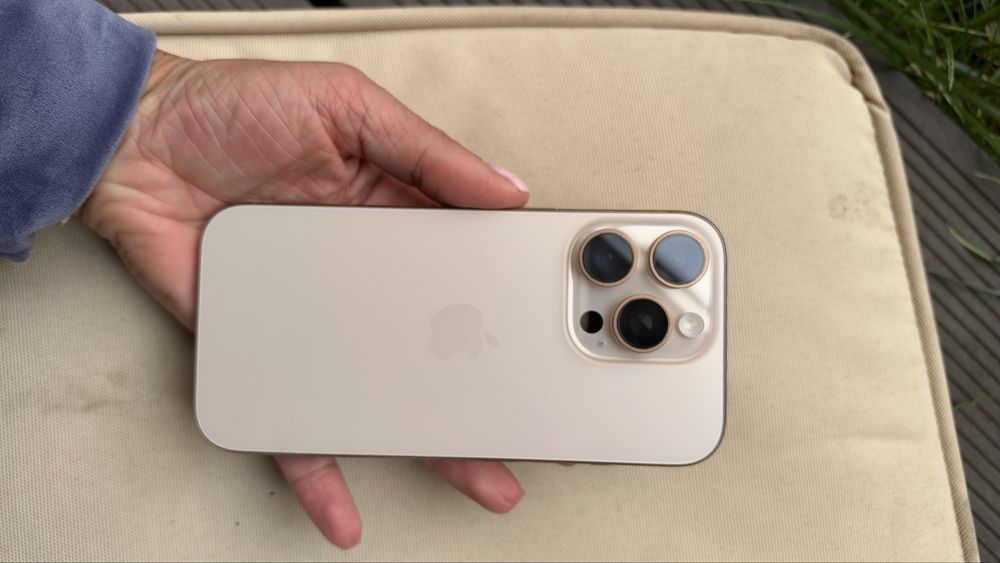 Iphone 16 pro 128 gb Gold