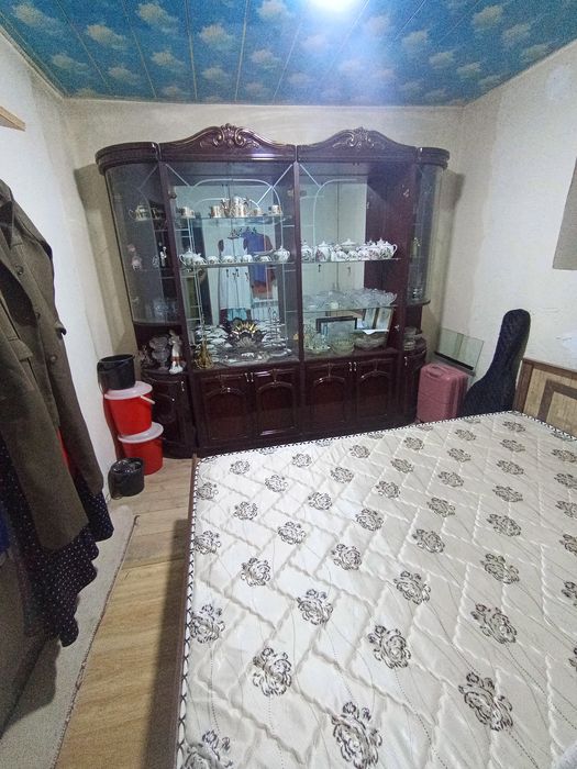 Продается 3 жилой комнатный дом на одной сотке ориентир метро Максима