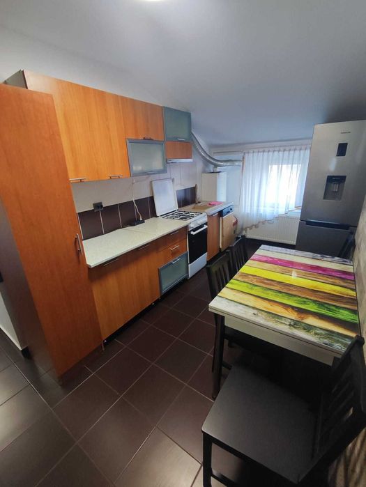 Proprietar inchiriez apartament cu 2 camere zona Dambovita