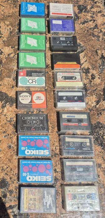 Vând 20 casete audio,muzica45-60-90min.marcile Fuji,Basf,Hitachi,Toshiba,JVC,Samsung,Seiko,Sony ,Gold Star