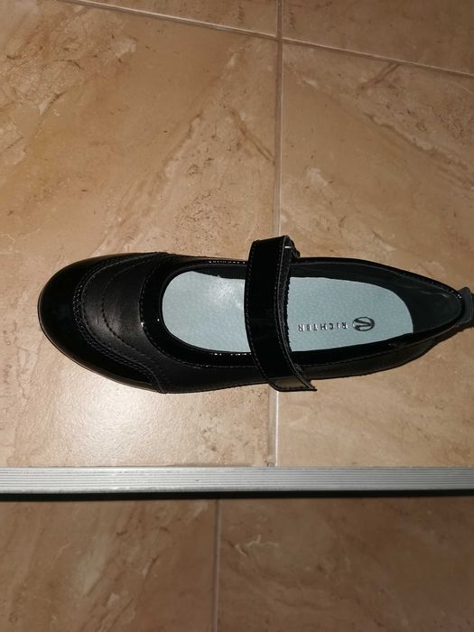Pantofi Richter noi