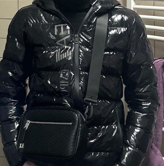 Vând geacă EA7 Emporio Armani