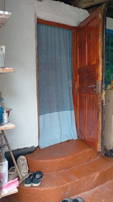 Продам два дома.