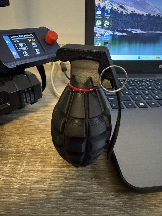 Decoratie grenada printat 3d