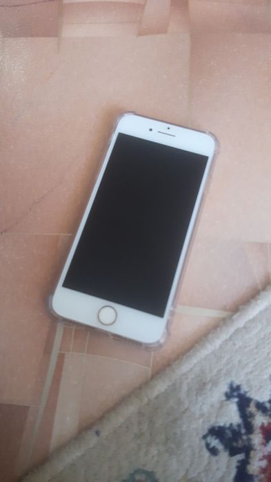 Продам айфон 8 идеальный