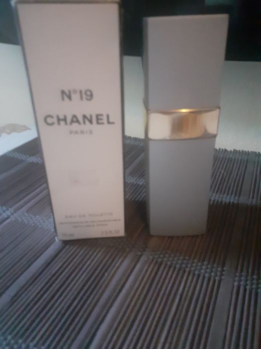 Apă de toaletă Chanel No 19 rechargeable