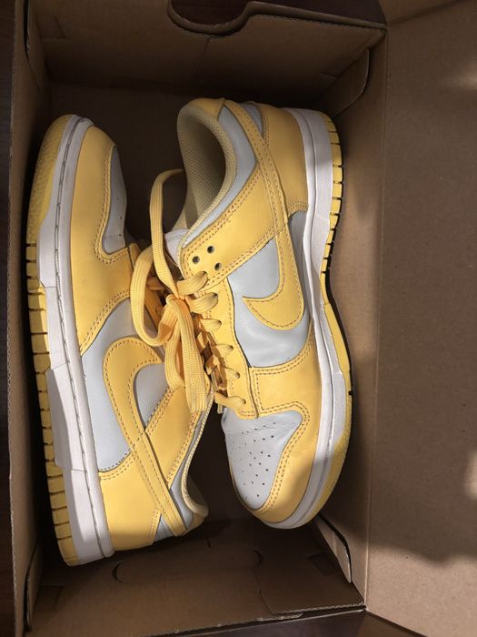Nike Dunk жълт цвят