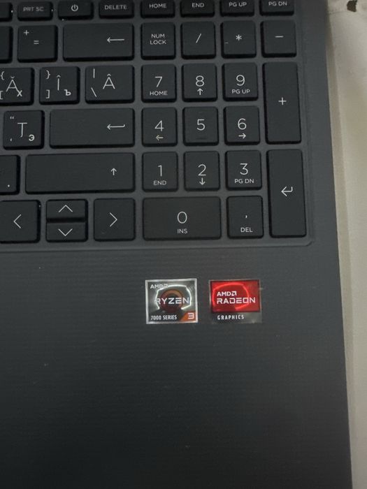 Nout book hp sotiladi