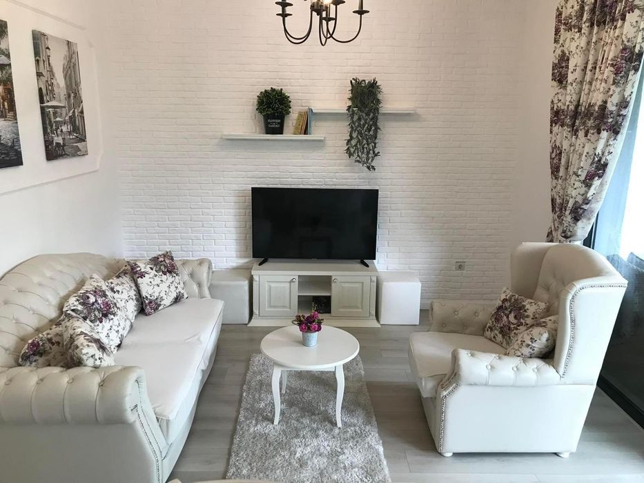 Дава се под наем Къща в Бургас, Сарафово - 120 кв.м за 1326 € - Снимка #1