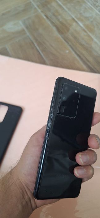 Самсунг S20 ULTRA