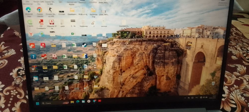 Notebook lenovo ofisda ishlatilgan