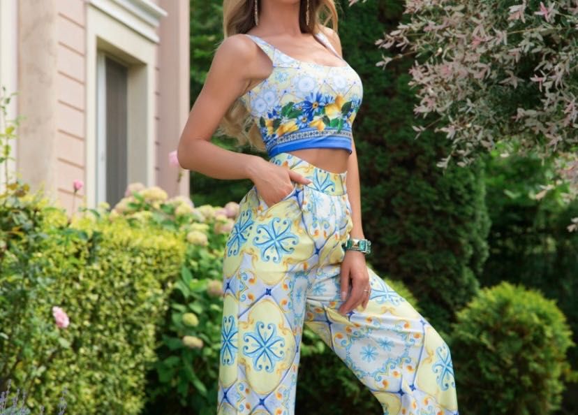 Алеса кроп топ с деколте Промо 40 лв