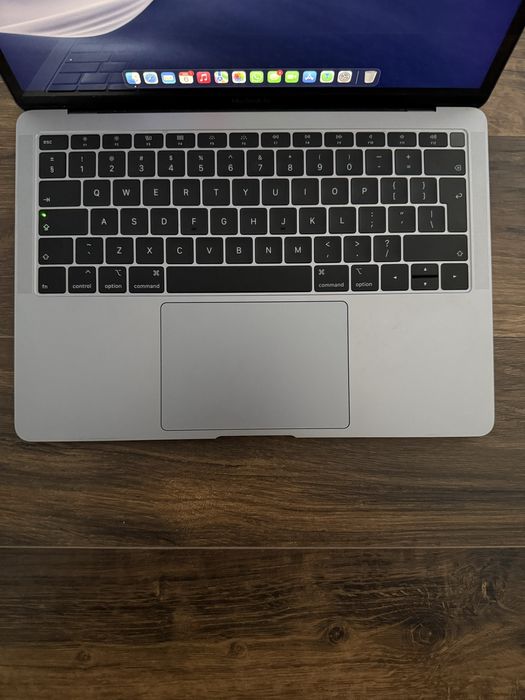 Macbook Air 2018 8 gb ram 256 stocare
