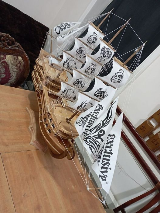 Корабль. Ручной работы из дерева