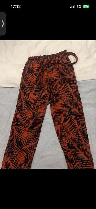 Pantaloni subțiri vară , noi fara eticheta. Marime S