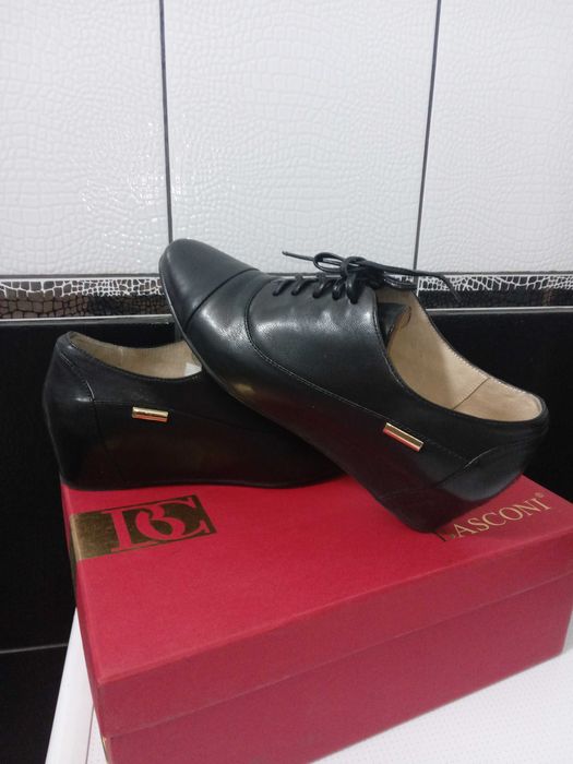 Продам обувь туфли Basconi