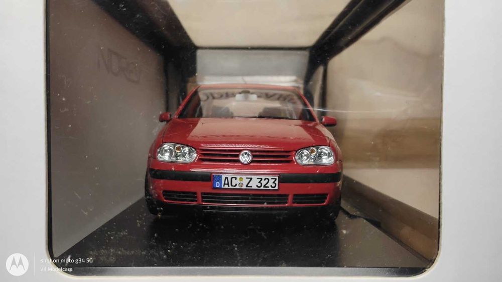 VW Golf IV 1:18 Norev