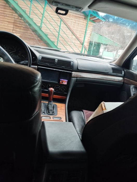 Продаю БМВ е38 срочно