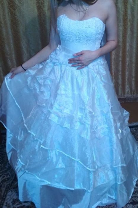 Свадебные платья продам