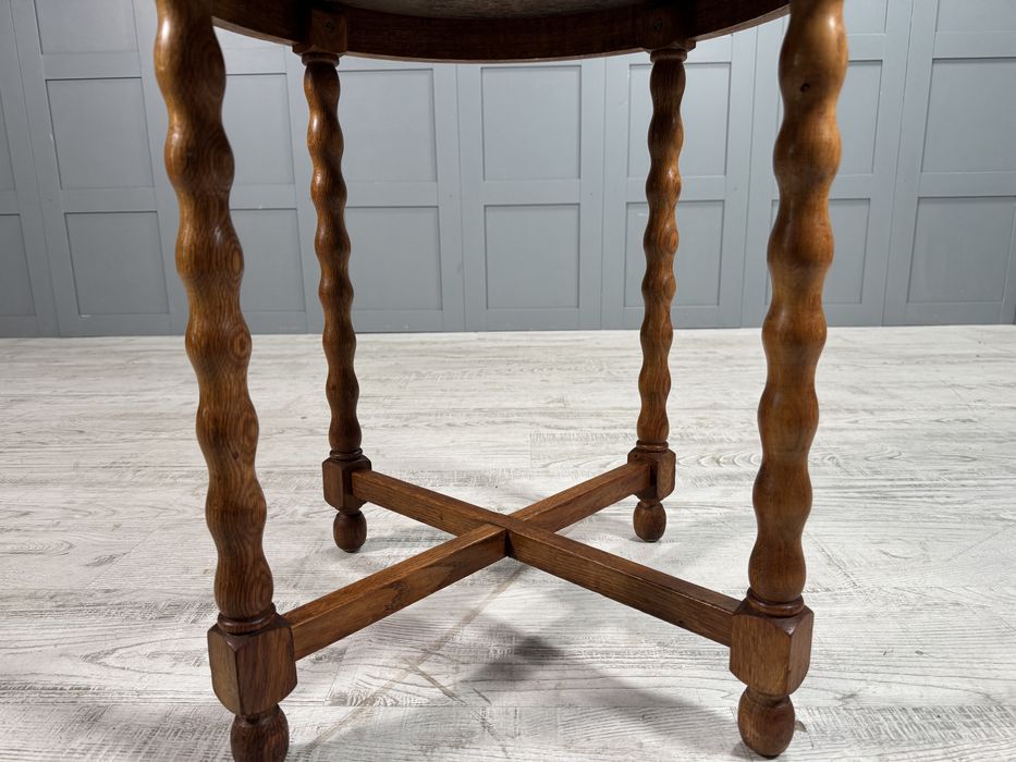 Винтидж маса за кафе с метален плот К069