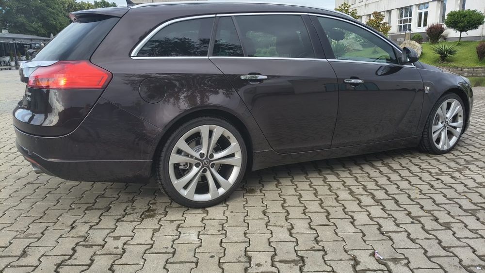 Vând Opel Insignia Sports Tourer OPC biturbo