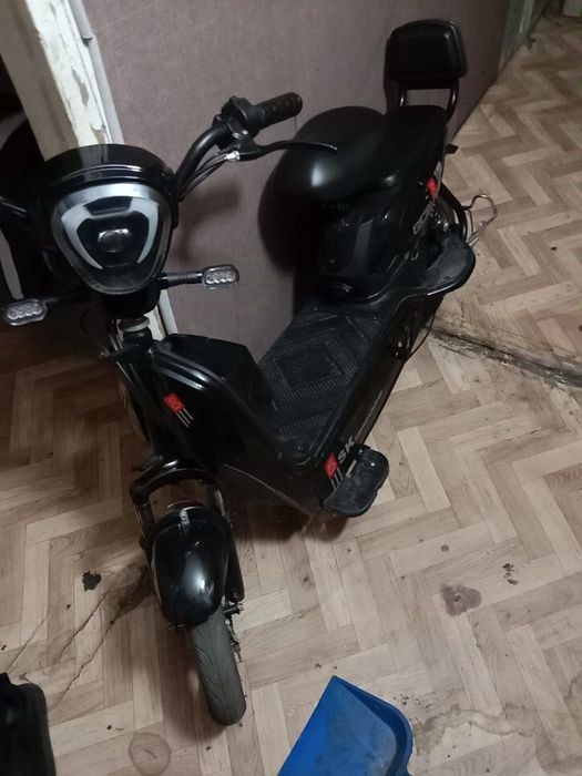 электро мопед хороший торг 60000