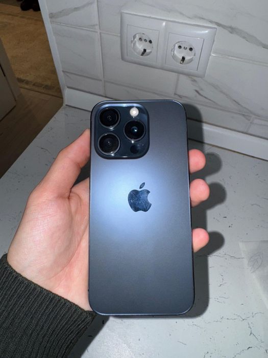 iphone 15 pro 128 темно синий СРОЧНО будет торг