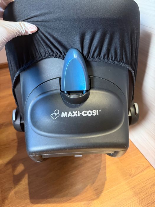 Стол за кола Maxi-Cosi CabrioFix с изофикс система FamilyFix комплект