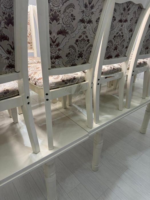 Продам стол и стулья