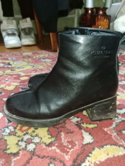 Продам обувь в хорошем состоянии.