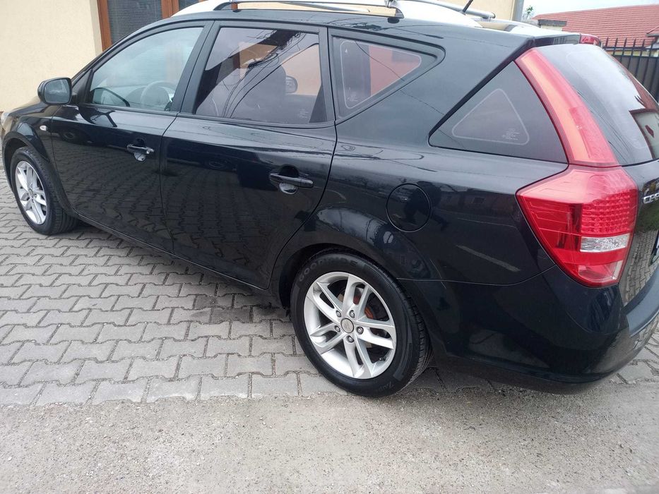 Kia Ceed motor 1.4 benzină 90 cp, 2011 înmatriculată în RO