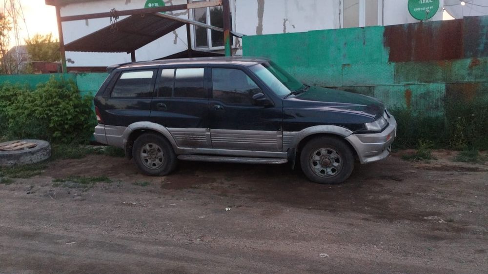 Продам машину Саньенг муссо