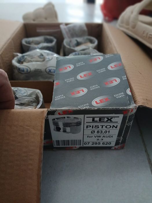 поршень от мотора ауди, ww