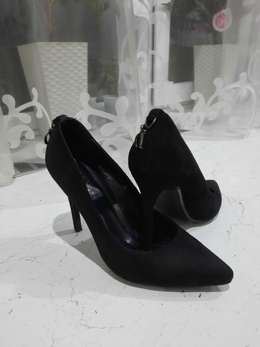 Продам обувь 7500т