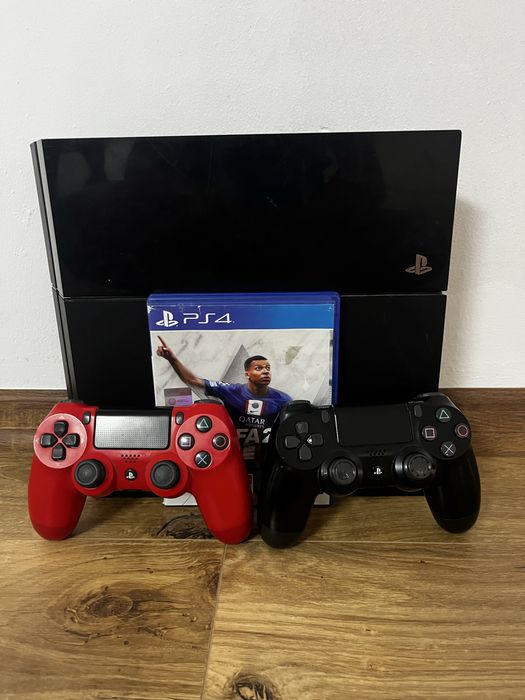 PlayStation 4 slim cu 2 manete controlere si joc fifa 23