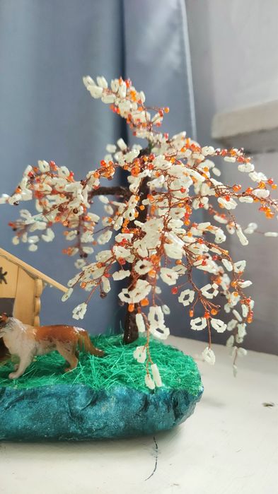 Дерево из бисера ручной работы