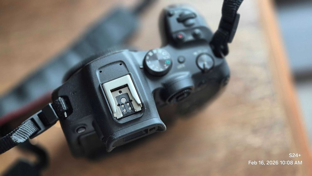 Canon EOS R7 , Ca Nou, cu Garanție Activă,  Pachet cu obiectiv