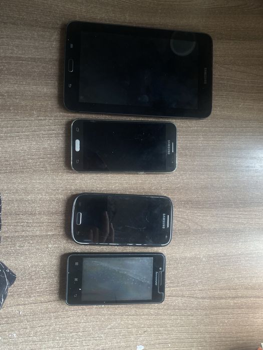 Продам телифоны или обмен на один Samsung