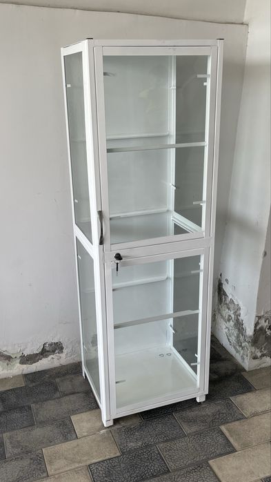 Медицинская мебель и оборудование Шкаф, стол, кушетка, кварц-бокс